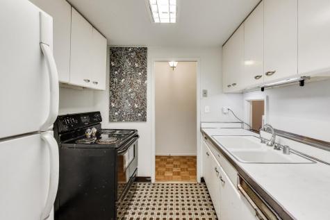 5050 South East End Avenue Chicago IL 60615