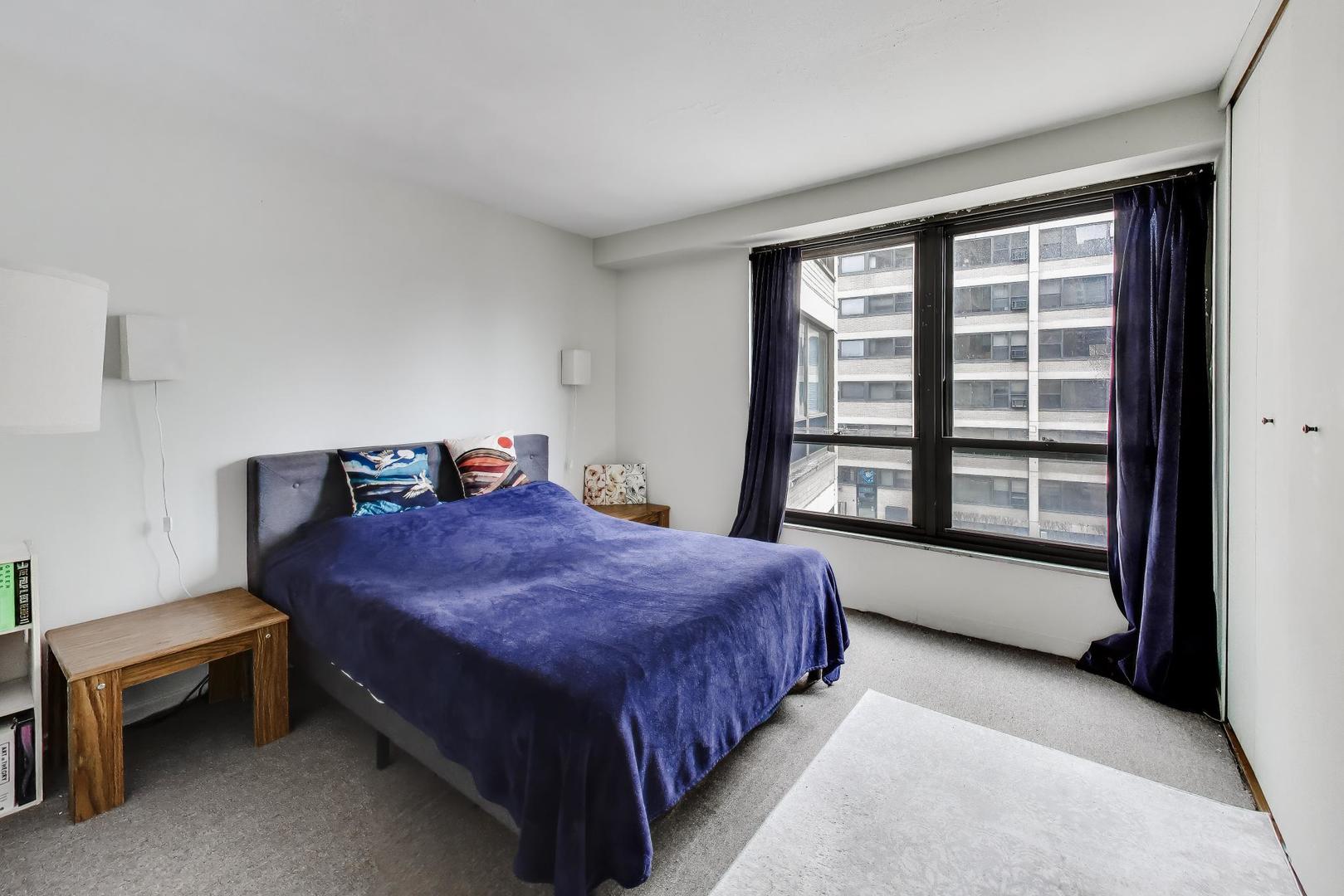 5050 South East End Avenue Chicago IL 60615
