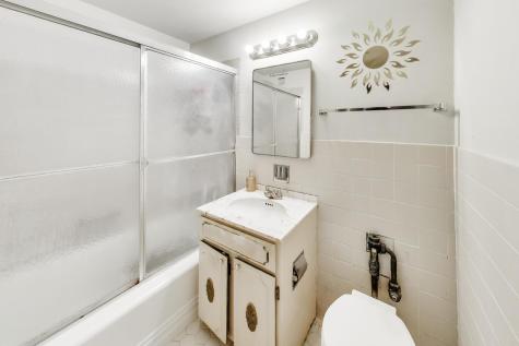 5050 South East End Avenue Chicago IL 60615