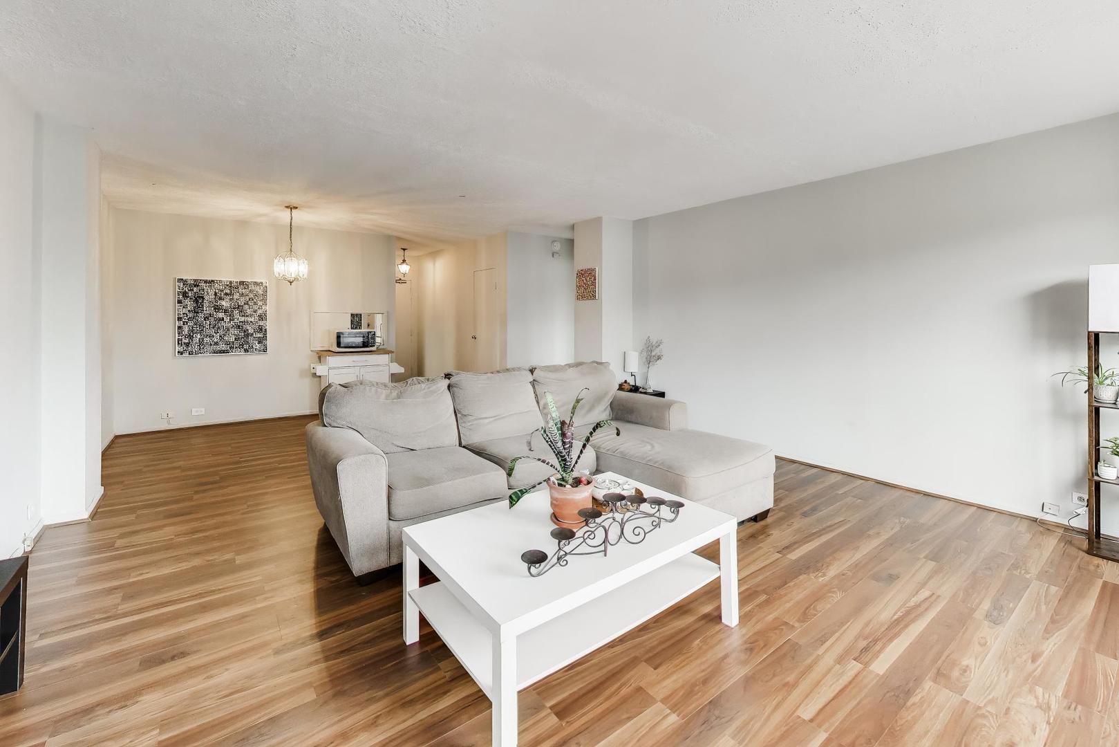 5050 South East End Avenue Chicago IL 60615