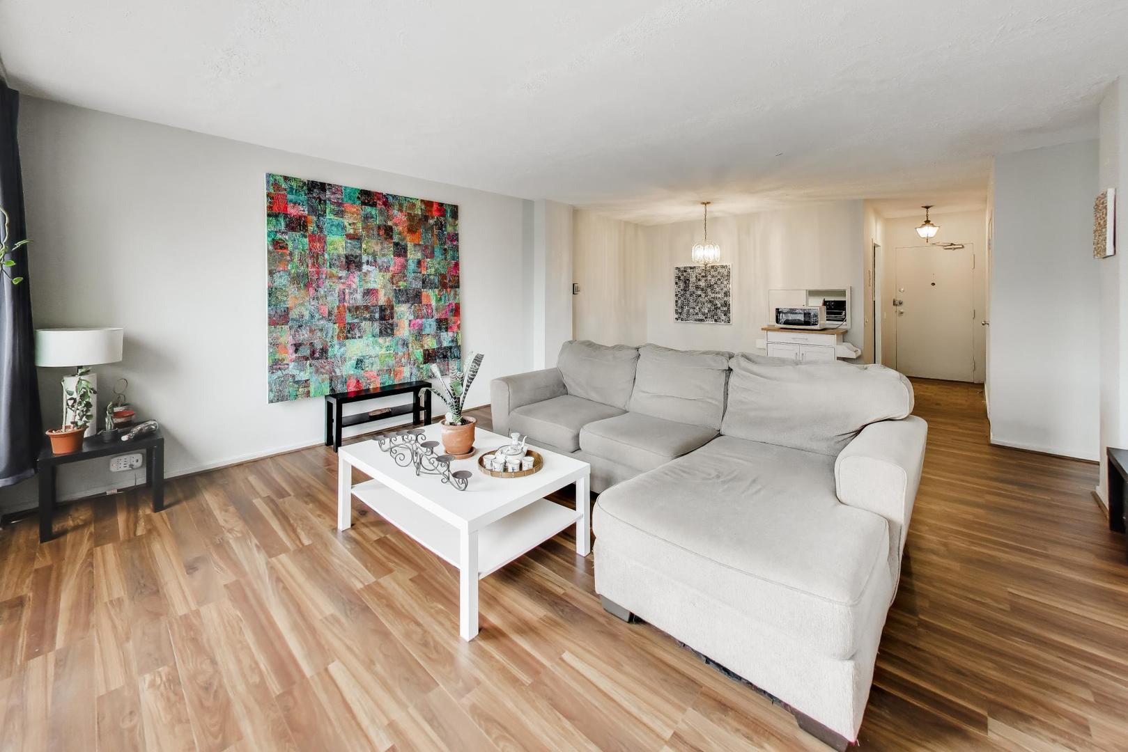 5050 South East End Avenue Chicago IL 60615