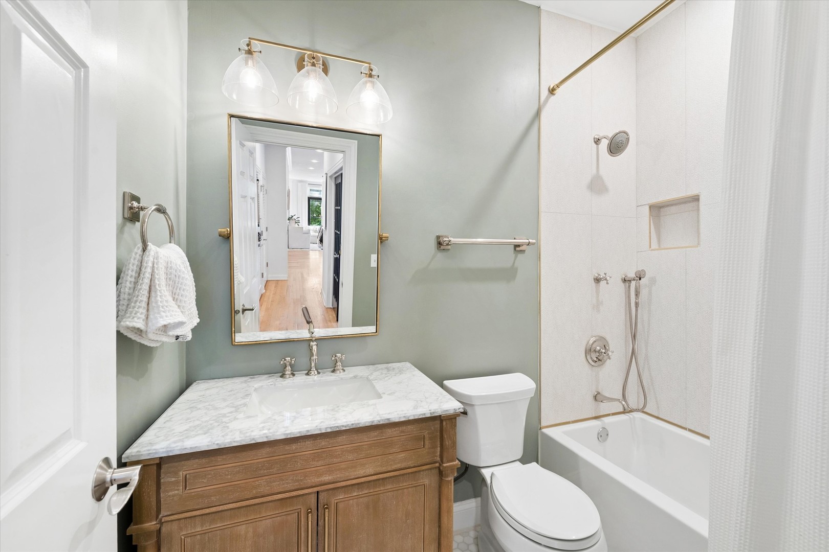 3827 North Greenview Avenue Chicago IL 60613