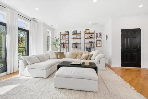3827 North Greenview Avenue Chicago IL 60613