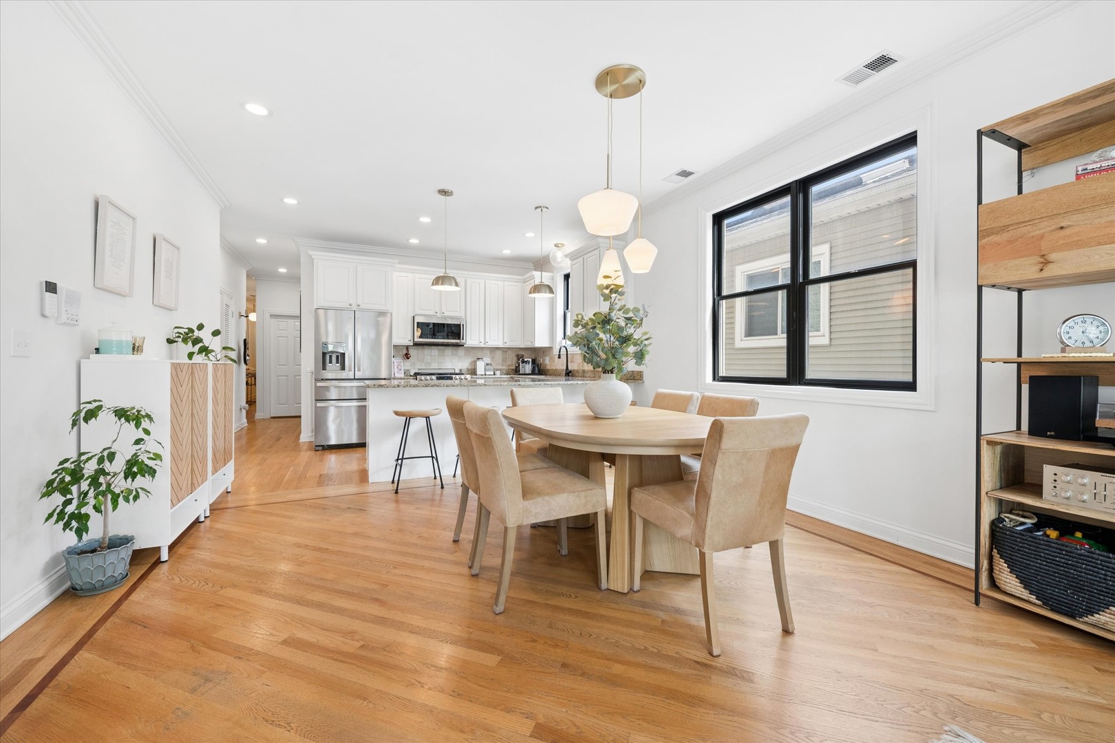 3827 North Greenview Avenue Chicago IL 60613