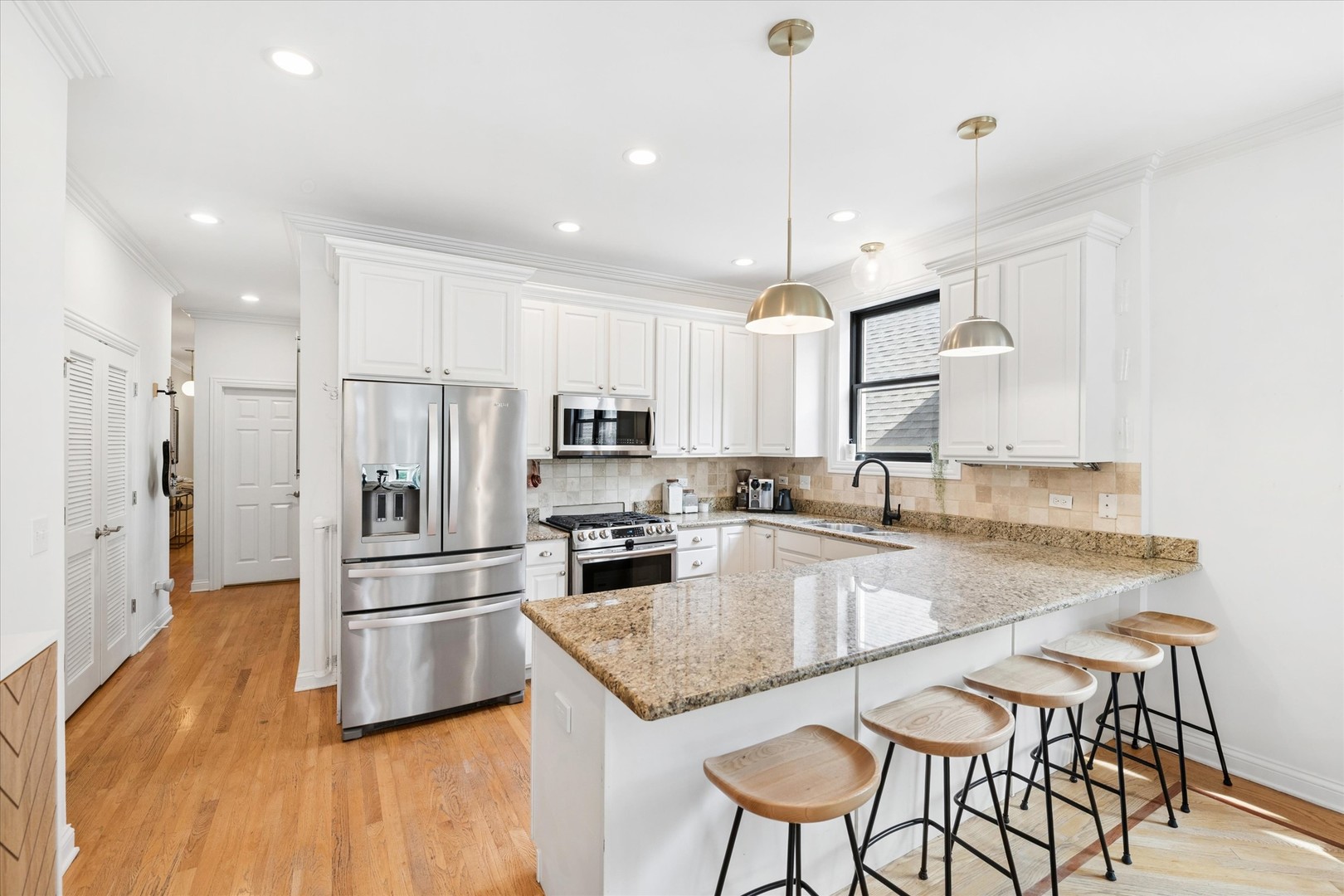 3827 North Greenview Avenue Chicago IL 60613