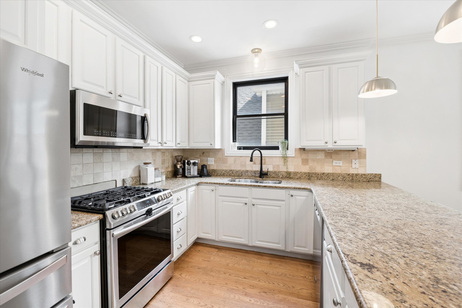 3827 North Greenview Avenue Chicago IL 60613