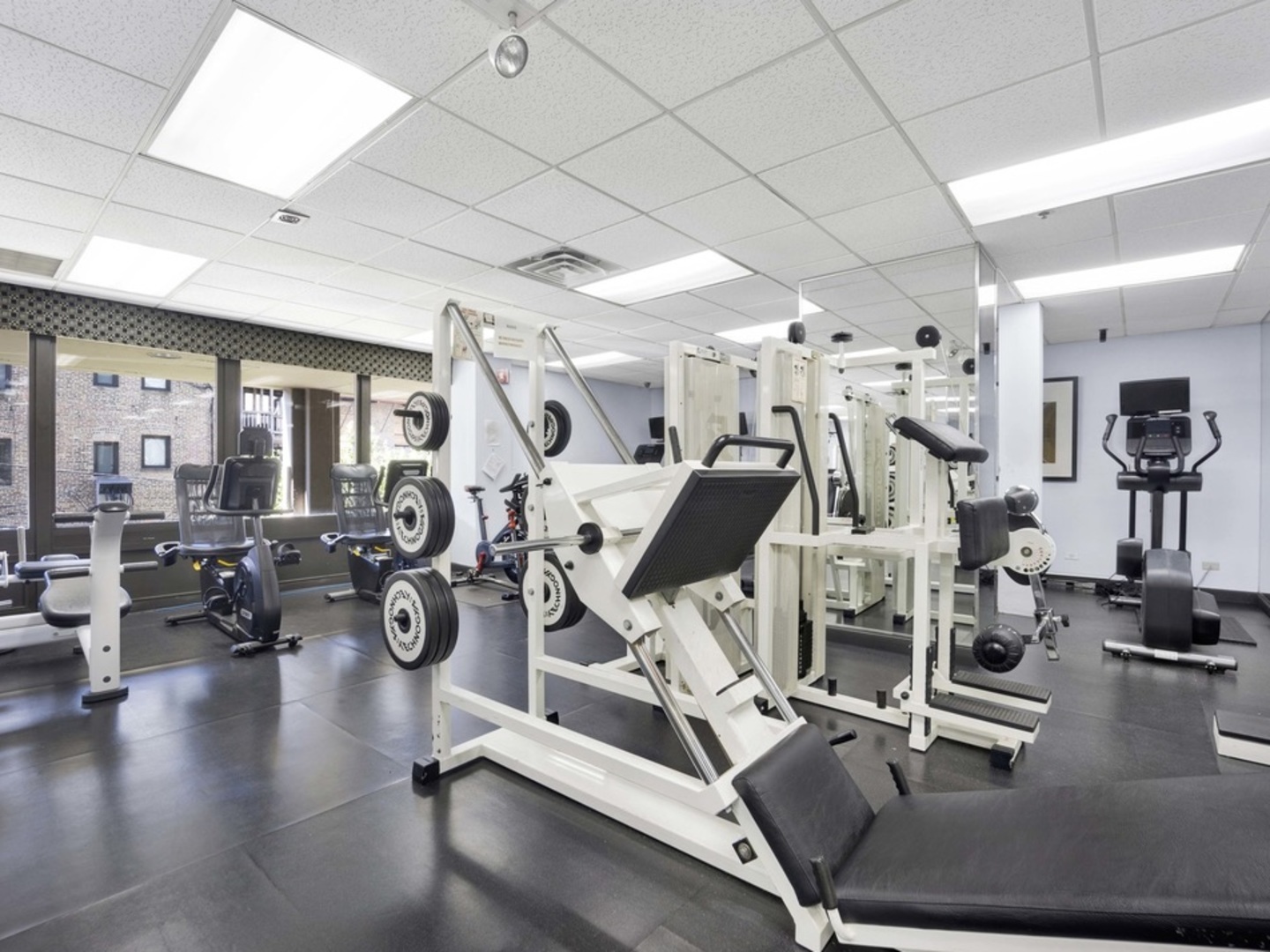 5320 North Sheridan Road Chicago IL 60640