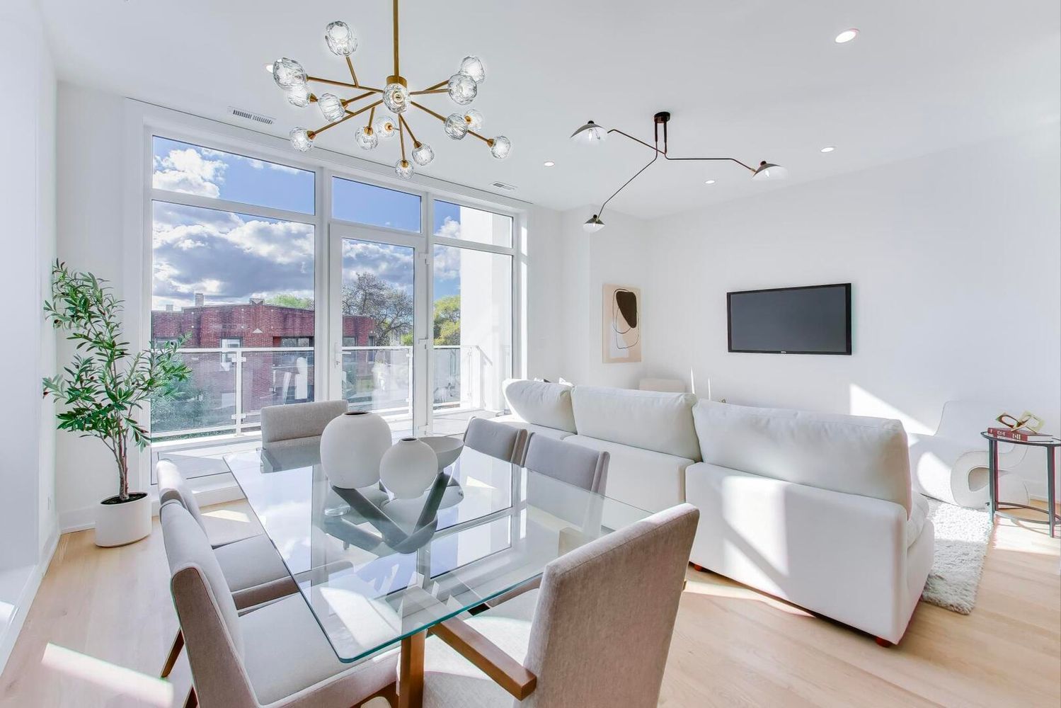 5428 North Winthrop Avenue Chicago IL 60640