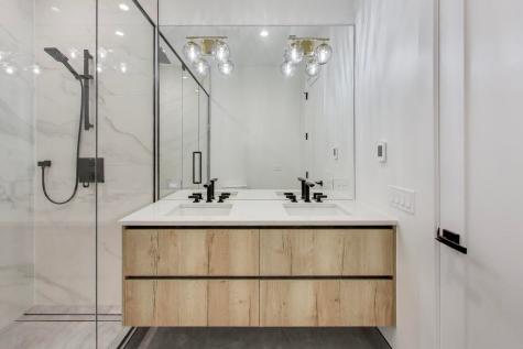 5428 North Winthrop Avenue Chicago IL 60640