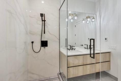 5428 North Winthrop Avenue Chicago IL 60640