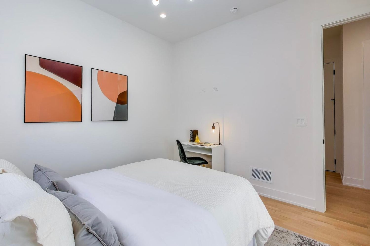 5428 North Winthrop Avenue Chicago IL 60640