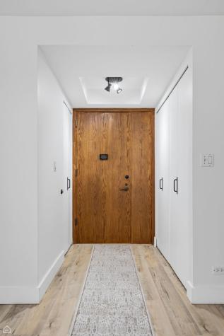 40 East Delaware Place Chicago IL 60611