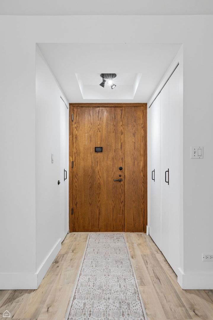 40 East Delaware Place Chicago IL 60611