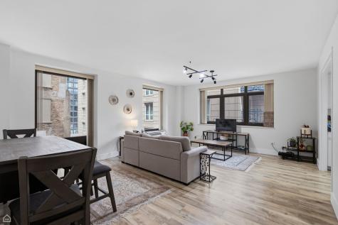 40 East Delaware Place Chicago IL 60611