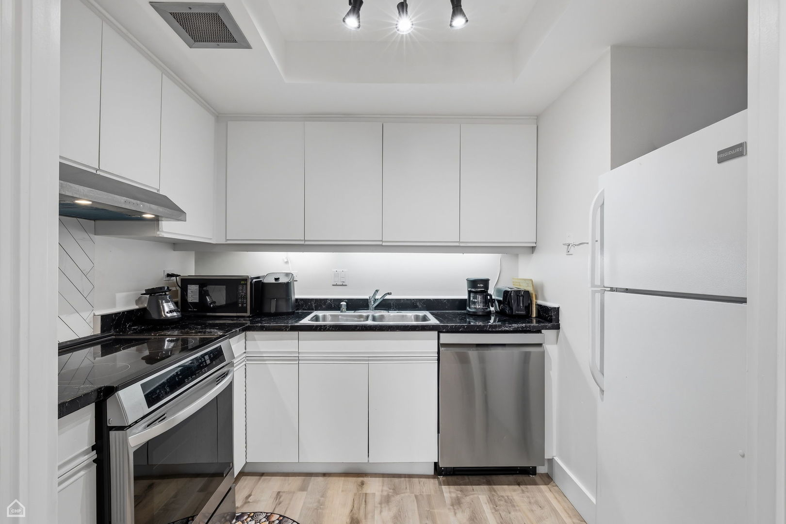 40 East Delaware Place Chicago IL 60611