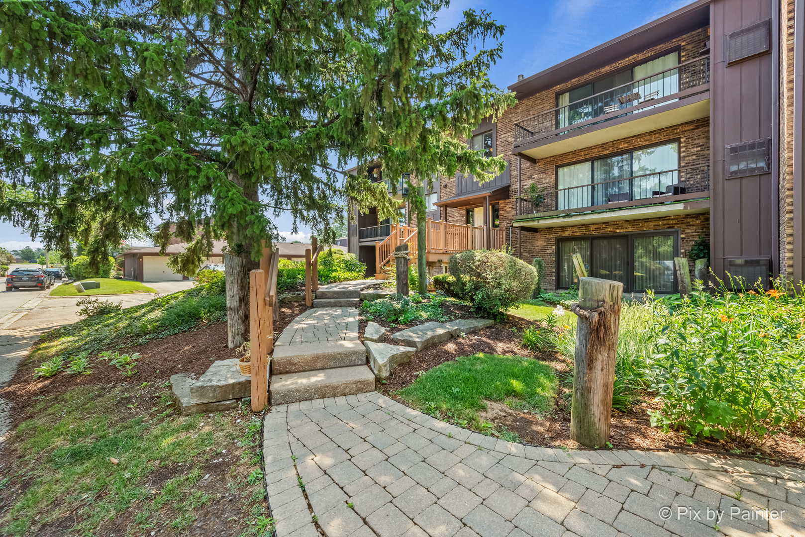 61 West Pier Drive Westmont IL 60559