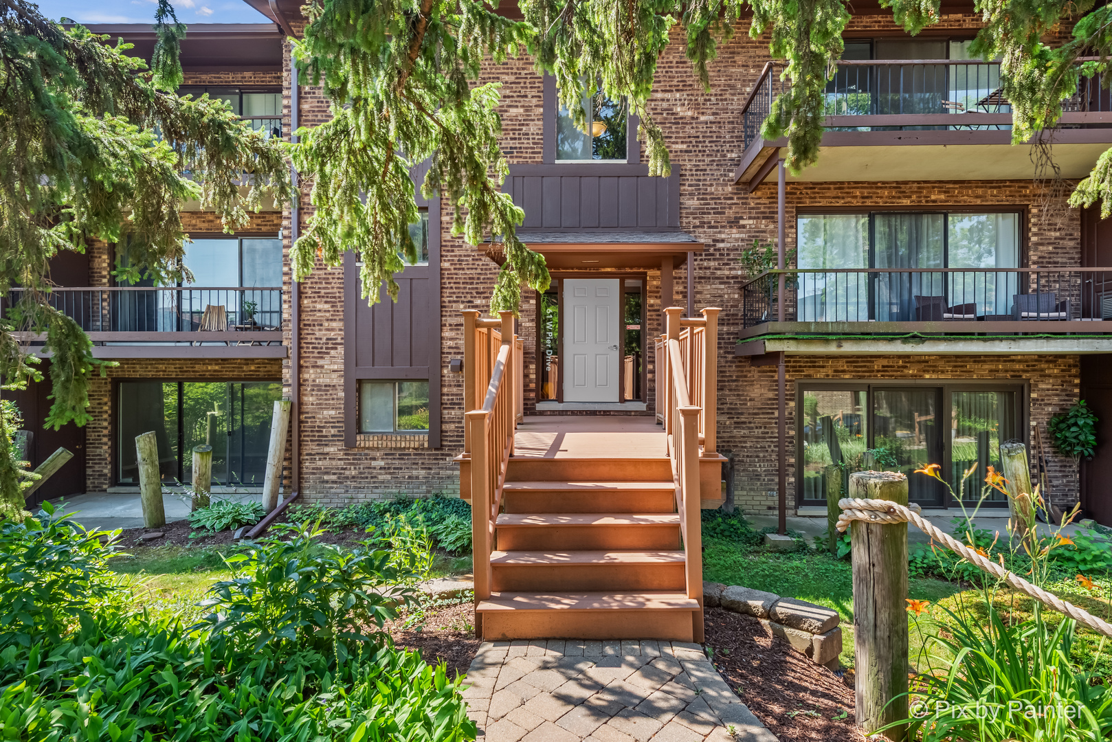 61 West Pier Drive Westmont IL 60559