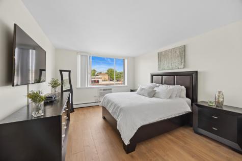 201 South Maple Avenue Oak Park IL 60302