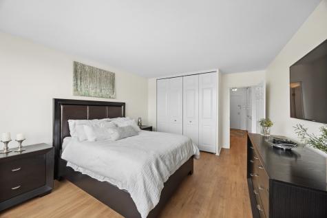 201 South Maple Avenue Oak Park IL 60302