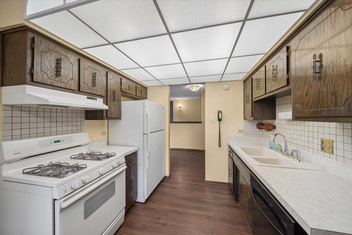 525 Cumnor Road Westmont IL 60559