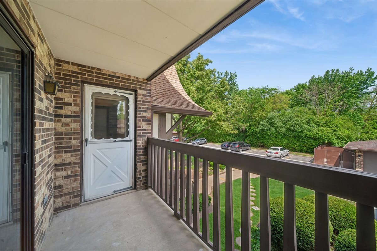 525 Cumnor Road Westmont IL 60559