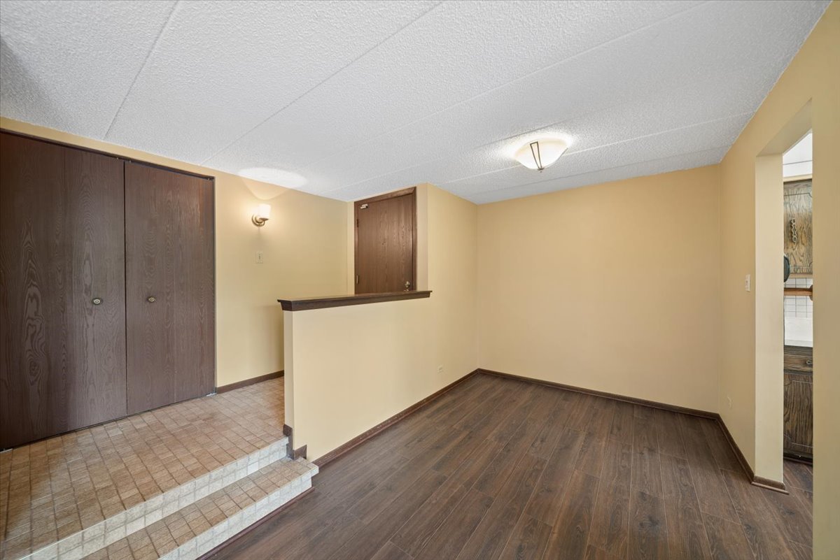 525 Cumnor Road Westmont IL 60559