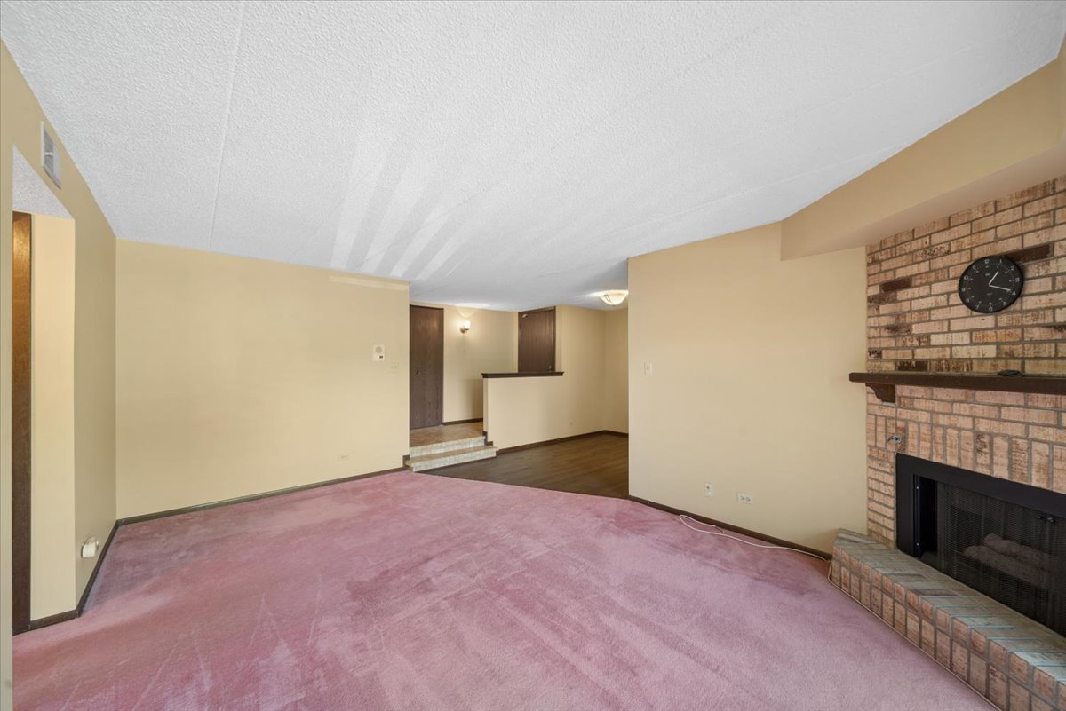525 Cumnor Road Westmont IL 60559