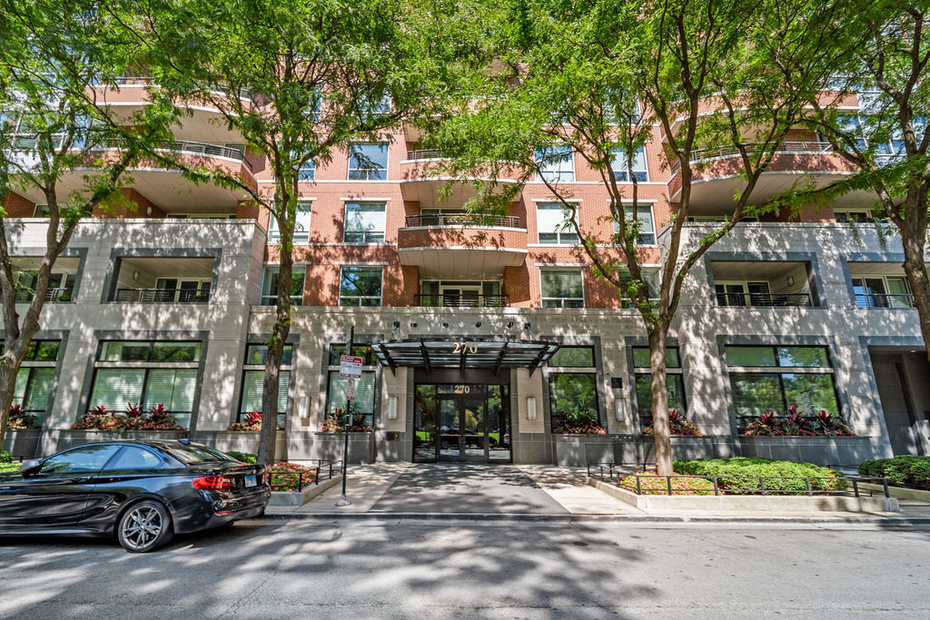 270 East Pearson Street Chicago IL 60611