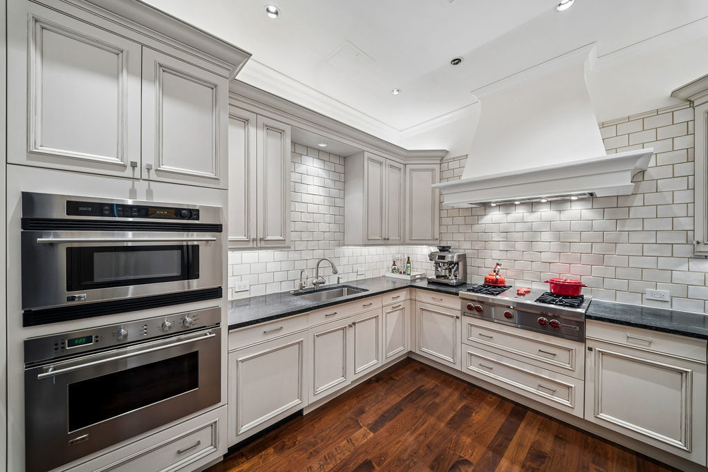 270 East Pearson Street Chicago IL 60611