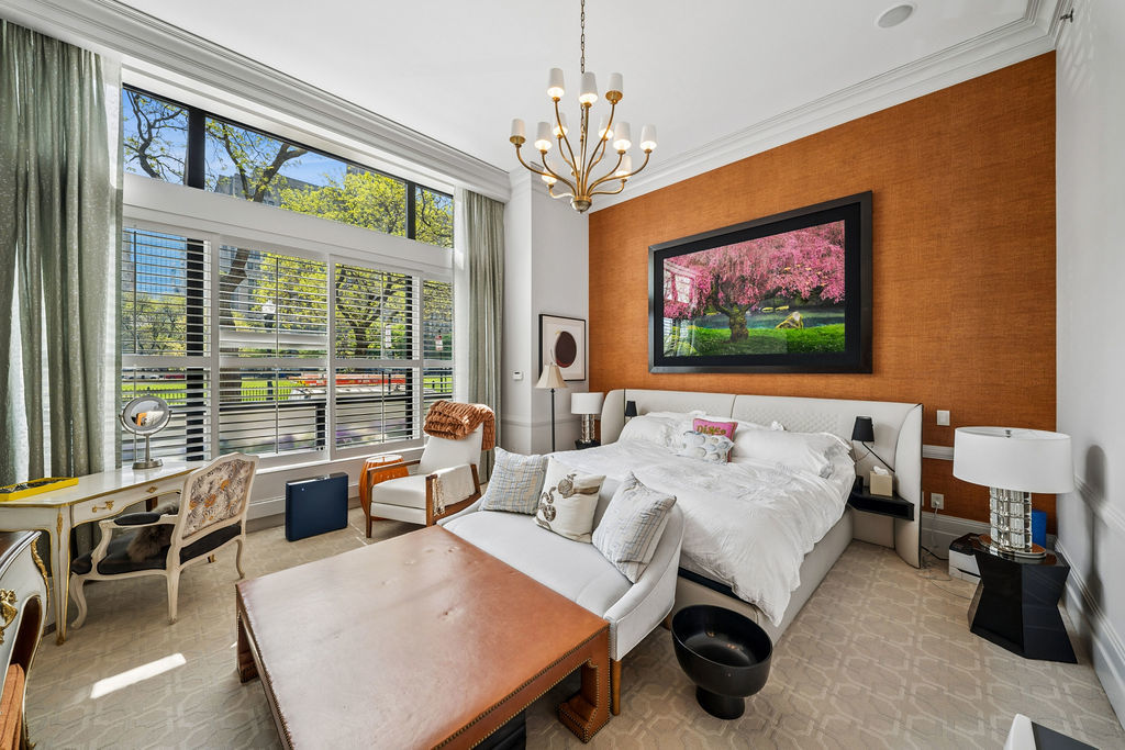 270 East Pearson Street Chicago IL 60611