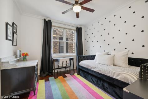 1517 West Byron Street Chicago IL 60613