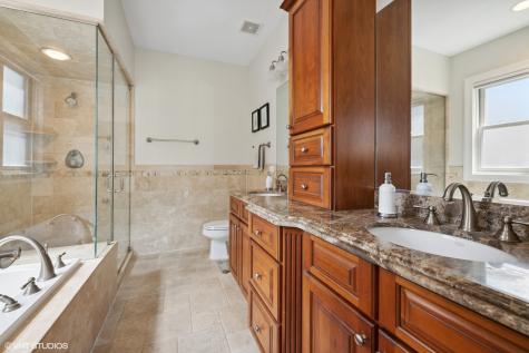 1517 West Byron Street Chicago IL 60613
