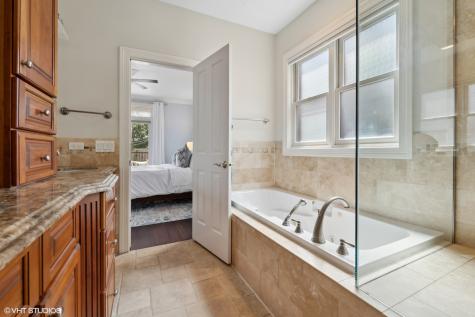 1517 West Byron Street Chicago IL 60613