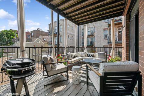 1517 West Byron Street Chicago IL 60613