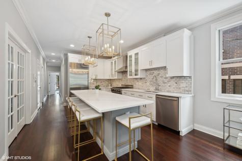 1517 West Byron Street Chicago IL 60613