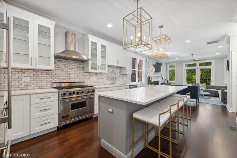 1517 West Byron Street Chicago IL 60613