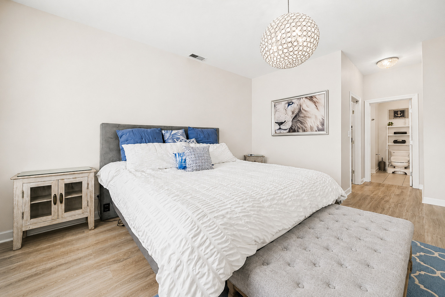 2733 North Lincoln Avenue Chicago IL 60614