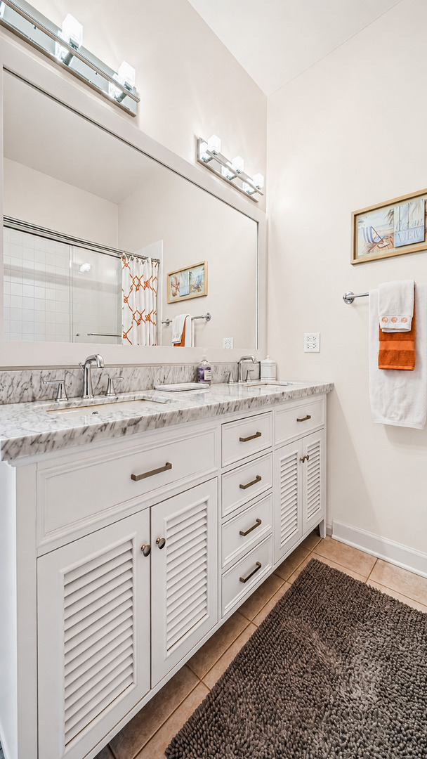 2733 North Lincoln Avenue Chicago IL 60614