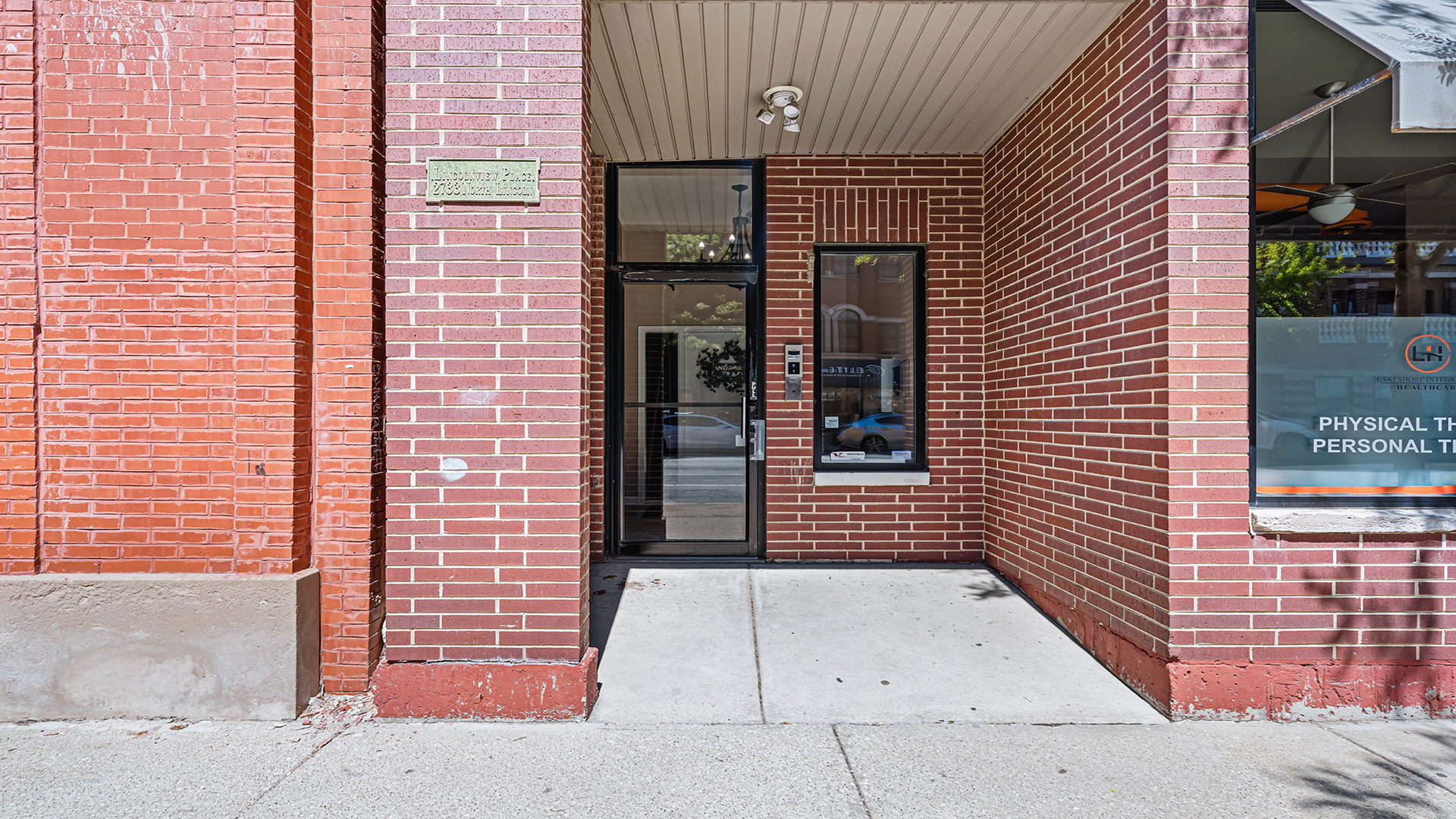 2733 North Lincoln Avenue Chicago IL 60614