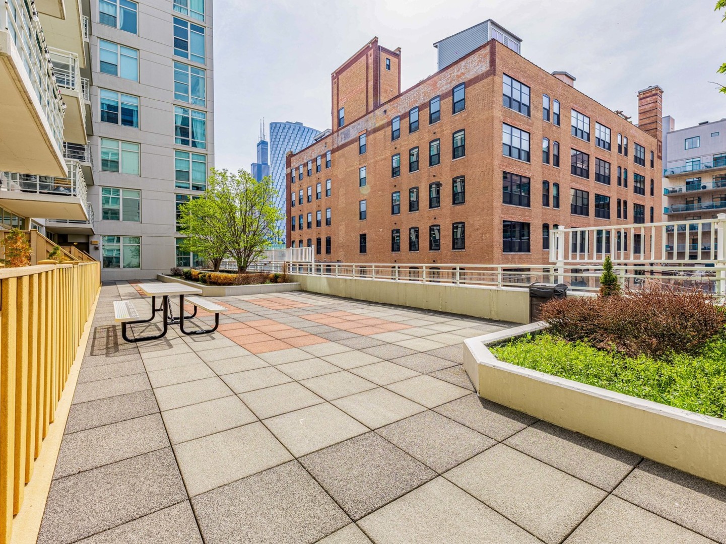909 West Washington Boulevard Chicago IL 60607