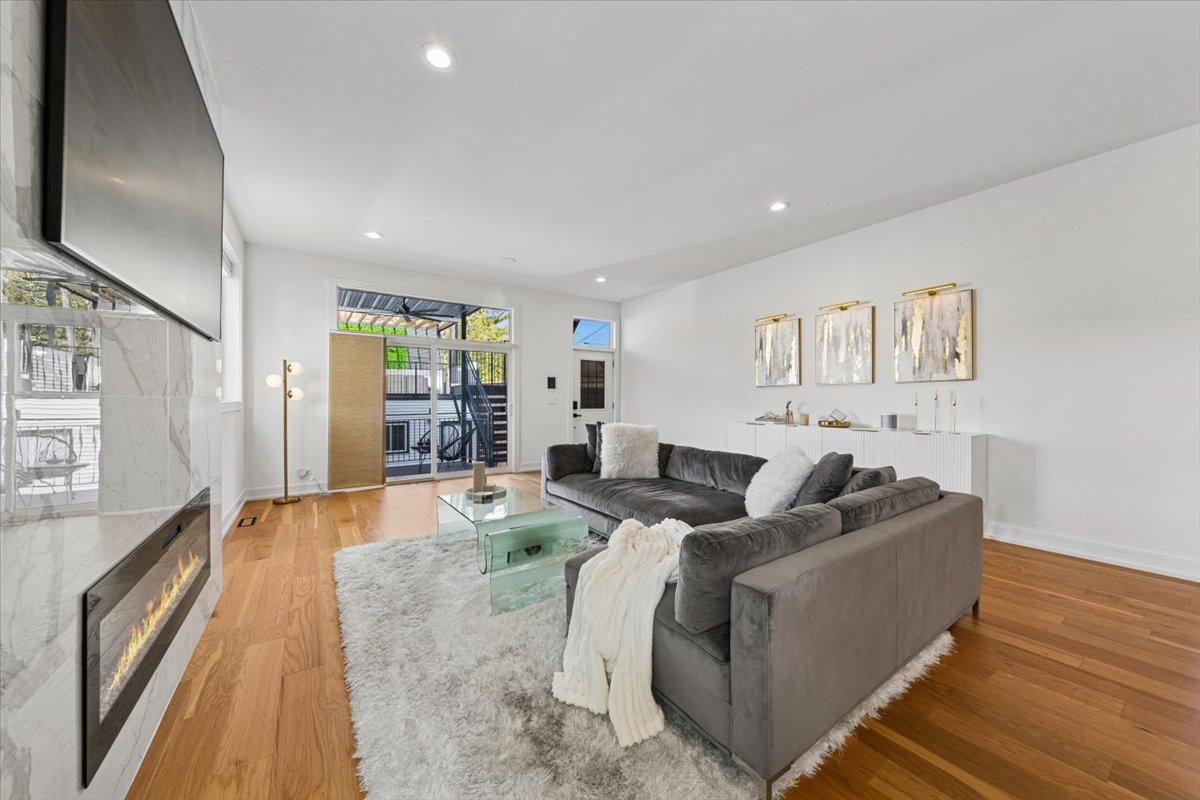 3576 West Wabansia Avenue Chicago IL 60647