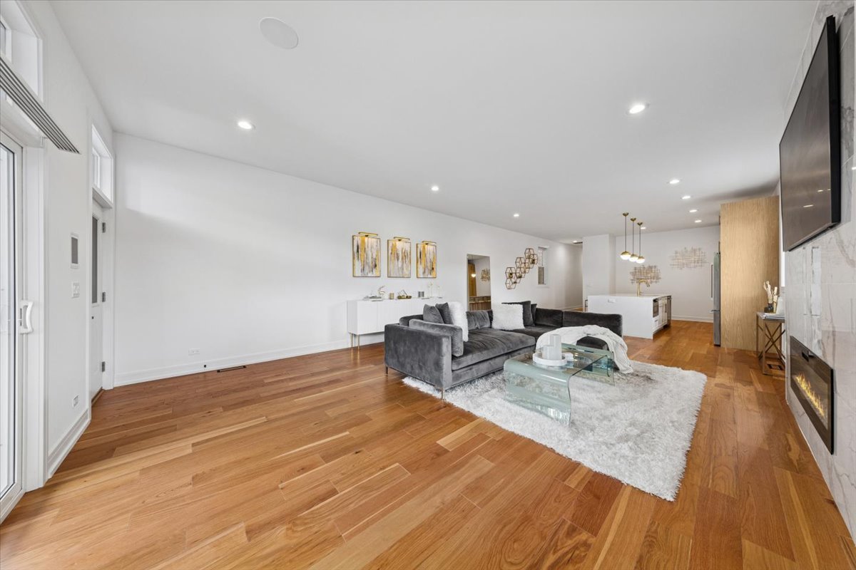 3576 West Wabansia Avenue Chicago IL 60647