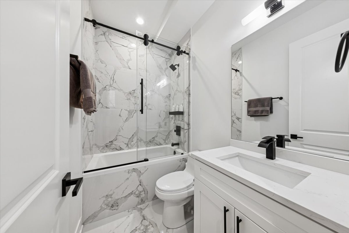 3576 West Wabansia Avenue Chicago IL 60647