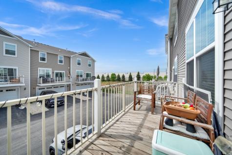 2867 Kessler Drive Mundelein IL 60060