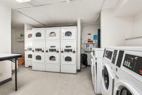 711 West Gordon Terrace Chicago IL 60613