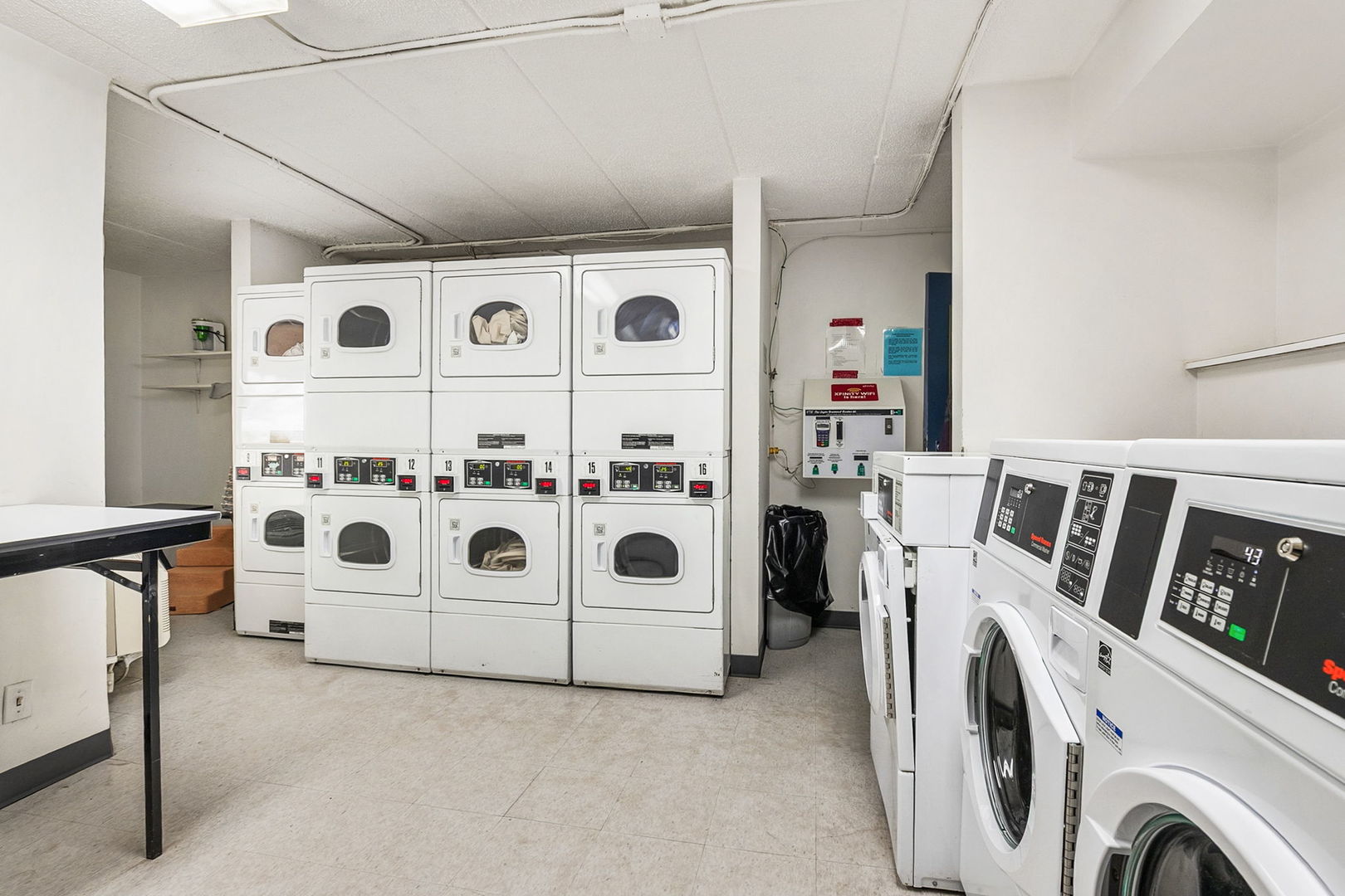 711 West Gordon Terrace Chicago IL 60613