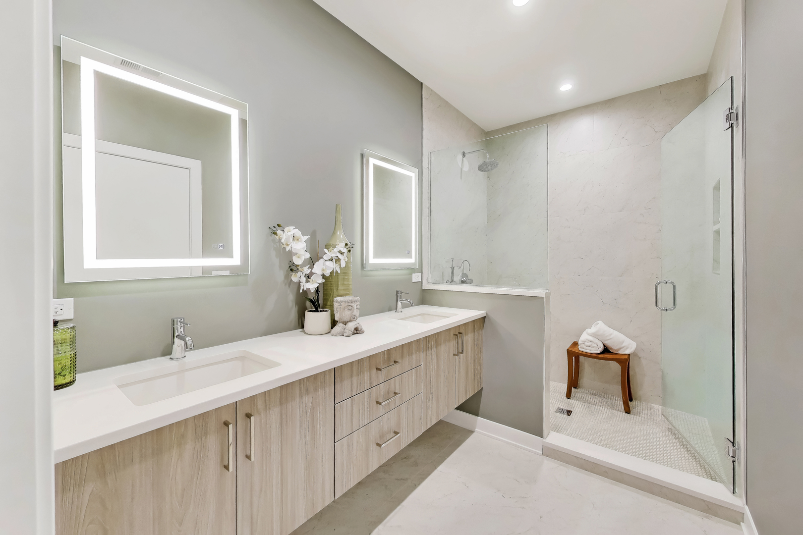 5114 South Kenwood Avenue Chicago IL 60615