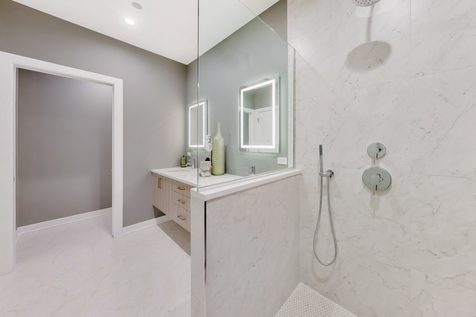 5114 South Kenwood Avenue Chicago IL 60615