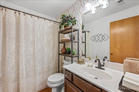 290 Nicole Drive South Elgin IL 60177
