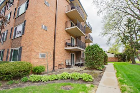 1217 South Old Wilke Road Arlington Heights IL 60005